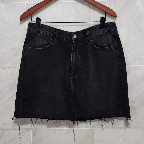 H&M Skirts Hm Black Jean Denim Mini Skirt Size 2 Poshmark